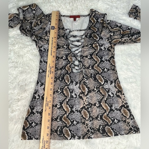 Red by BKE | Snake Print Top - Picture 7 of 7